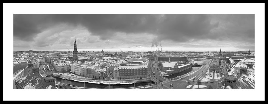 Panorama af vinterklædt København set fra Christiansborg