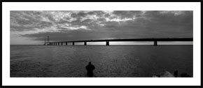 Panorama af Storebæltsbroen - panoramabillede i sort/hvid